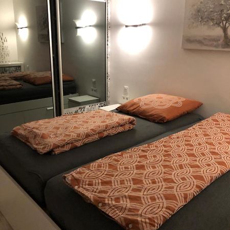 Wunderschoenes 2 Zimmer Apartment Zentrum Goldstadt بفورتسهايم المظهر الخارجي الصورة