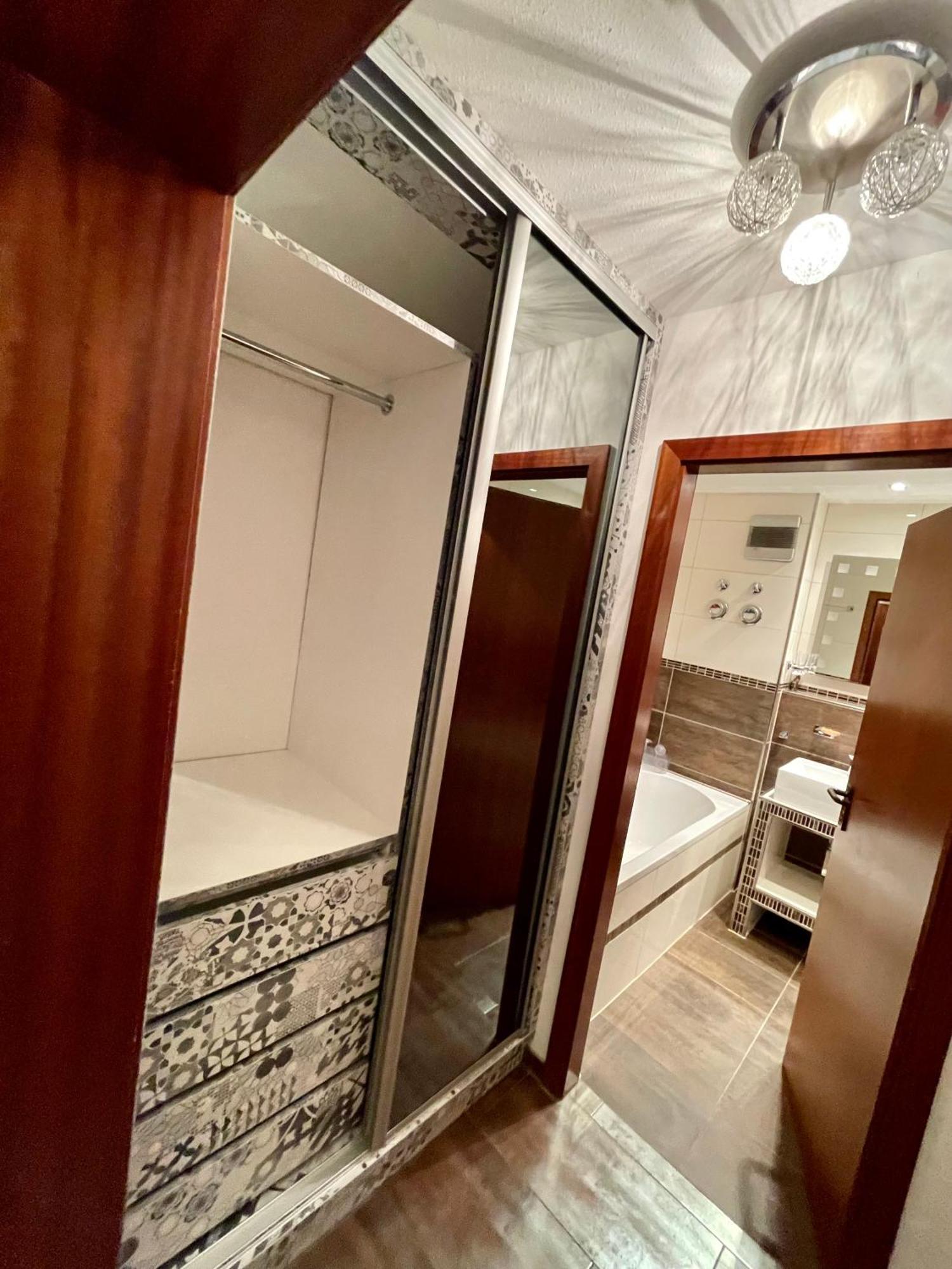 Wunderschoenes 2 Zimmer Apartment Zentrum Goldstadt بفورتسهايم المظهر الخارجي الصورة