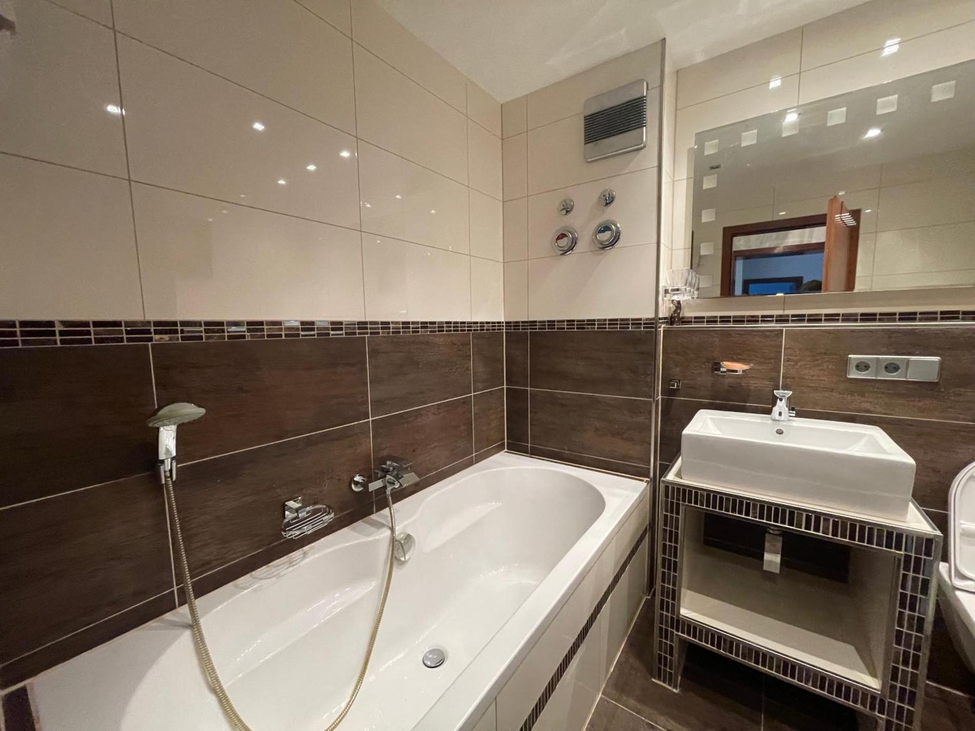 Wunderschoenes 2 Zimmer Apartment Zentrum Goldstadt بفورتسهايم المظهر الخارجي الصورة